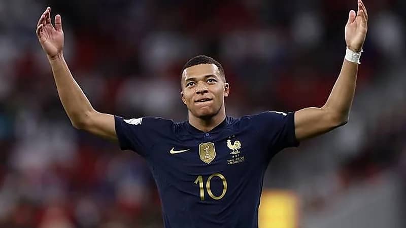 مبابي يقود منتخب فرنسا أمام هولندا