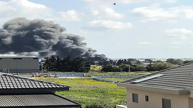 حرب صاروخية بين لبنان وإسرائيل ودعوات لضبط النفس