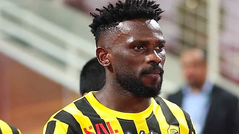 نقل "البيشي" للمستشفى بعد إصابته في مواجهة الوحدة