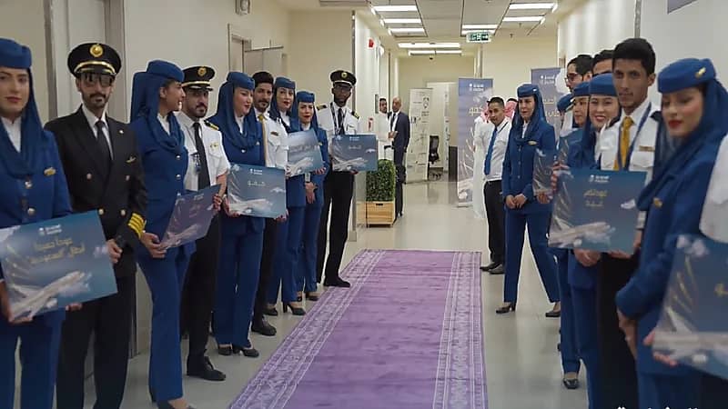 بالفيديو.. الخطوط السعودية تحتفي بطاقم الرحلة المستهدفة في الخرطوم