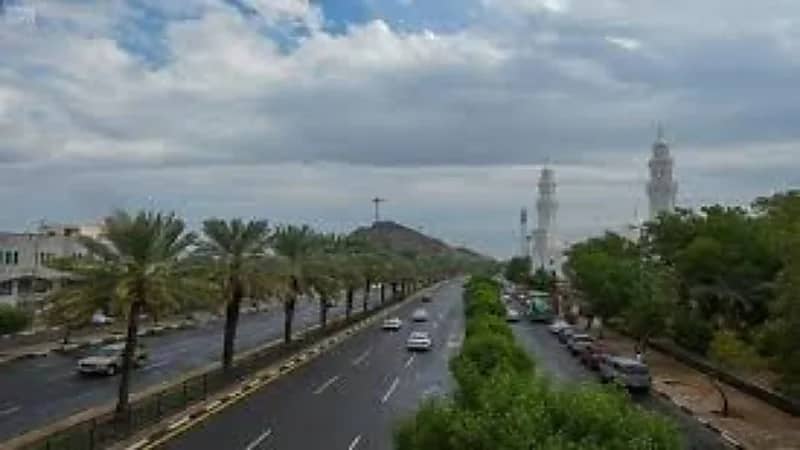  هطول أمطار متوسطة مصحوبة برياح نشطة على العلا