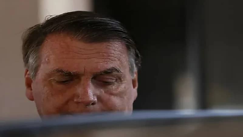 فيديو..رئيس البرازيل السابق يبكي بعد مداهمة الشرطة منزله