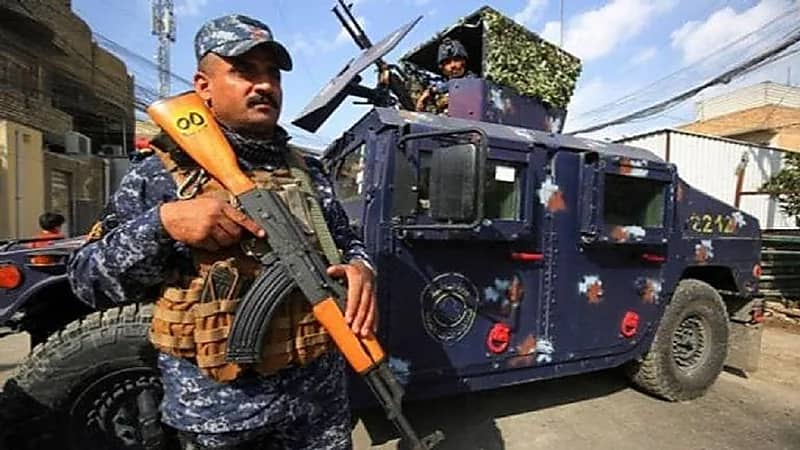 شرطي يضرب معلما ويقيّده بسرير زوجته المتوفية بكورونا