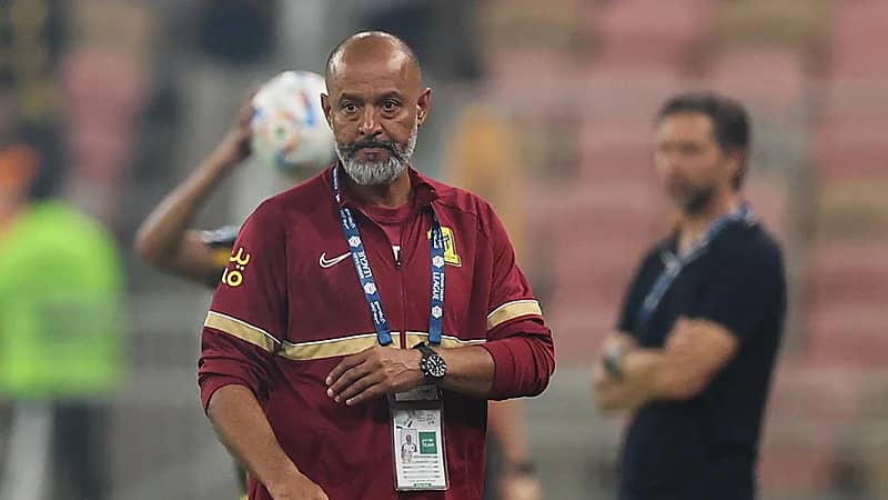 الاتحاد يدرس التخلص من "هنريكي" و "كوستا"