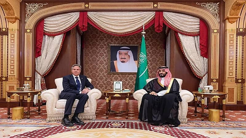بالفيديو والصور.. اجتماع ولي العهد ووزير الخارجية الأمريكي