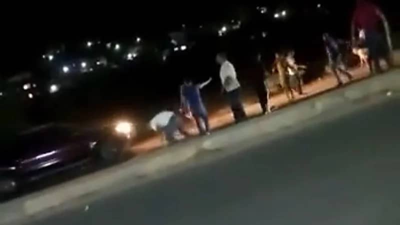 وفاة وإصابات بحادث دهس إثر مشاجرة مخيفة أمام المارة بالأردن .. فيديو