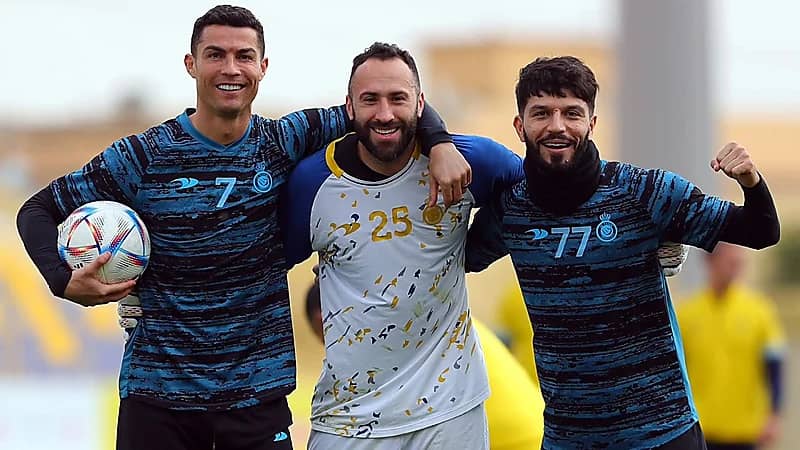 محترف النصر يكشف عن مستقبله مع الفريق