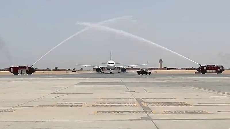 طيران ناس يحتفل بأولى رحلاته لمطار سفنكس بالقاهرة.. فيديو