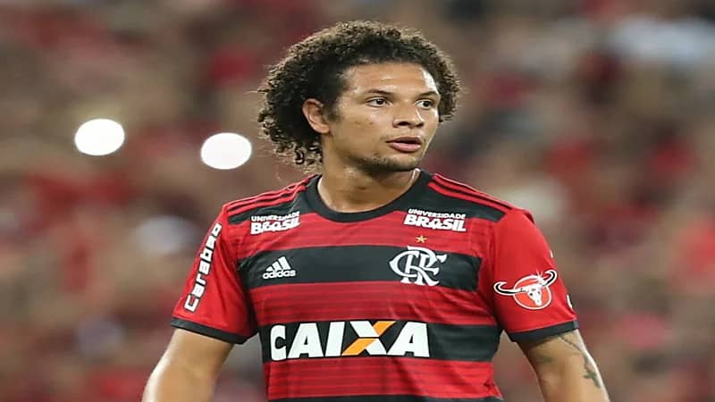 الهلال يقدم عرضًا لضم مدافع فنربخشة