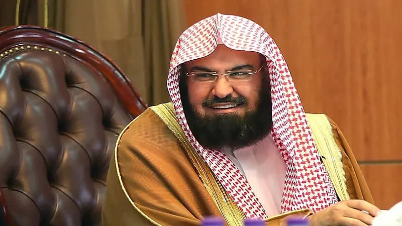 موقف طريف للشيخ السديس مع شخص من الجالية الأفريقية .. فيديو