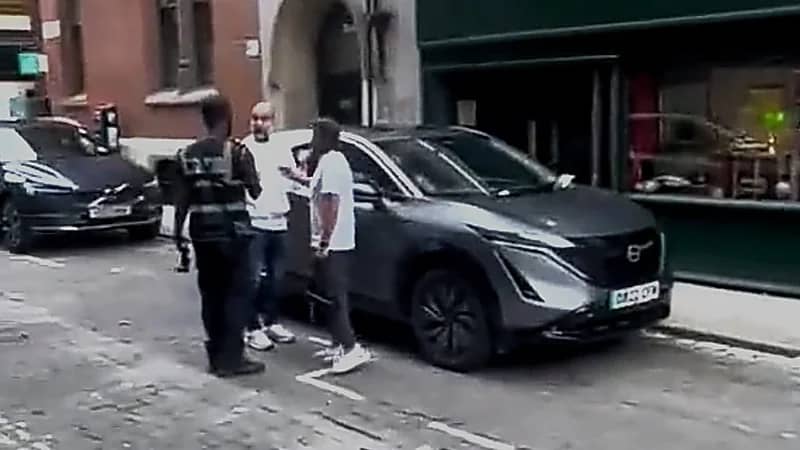 رد فعل غوارديولا بعد طلب ضابط أعطاه مخالفة بالتقاط صورة معه .. فيديو