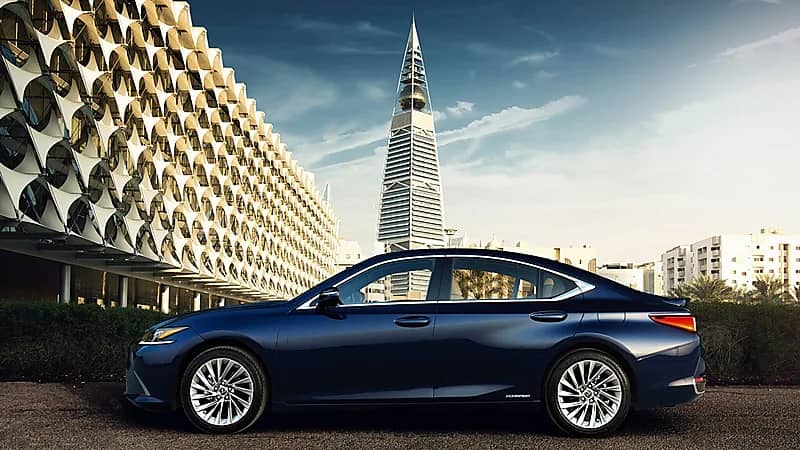 مواصفات وسعر لكزس ES 350 F-Sport موديل 2023..فيديو