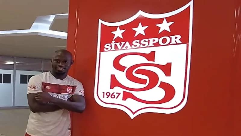 لاعب الأهلي السابق ينضم لـ سيفاس سبور التركي .. فيديو