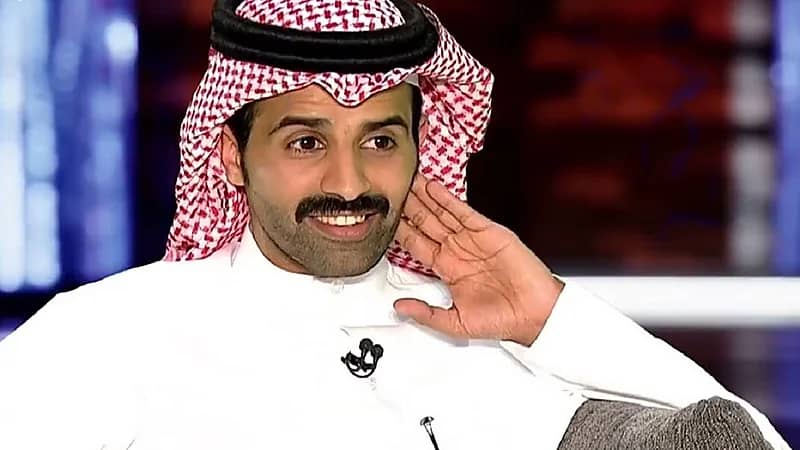 "سعود القحطاني" يسخر من فتيات بالتيك توك..فيديو