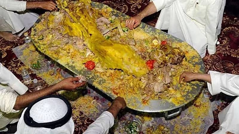 خبير الأمن الغذائي: العادات الاجتماعية في المناسبات من أسباب ارتفاع نسب الهدر..فيديو