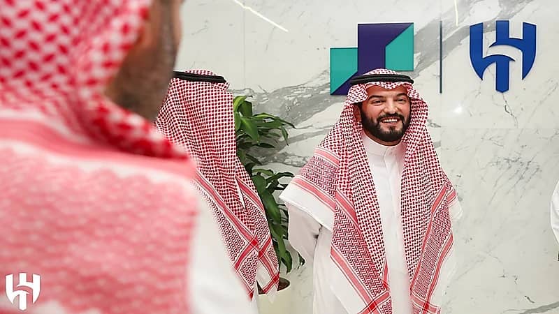 بنك الرياض يفتتح فرعًا في مقر الهلال .. فيديو وصور