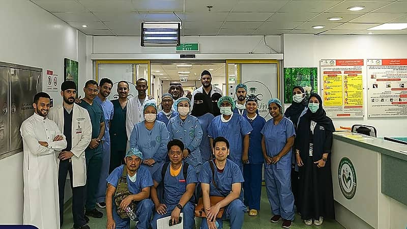 إنهاء معاناة 100 مريض بالماء الأبيض في التخصصي للعيون بجازان