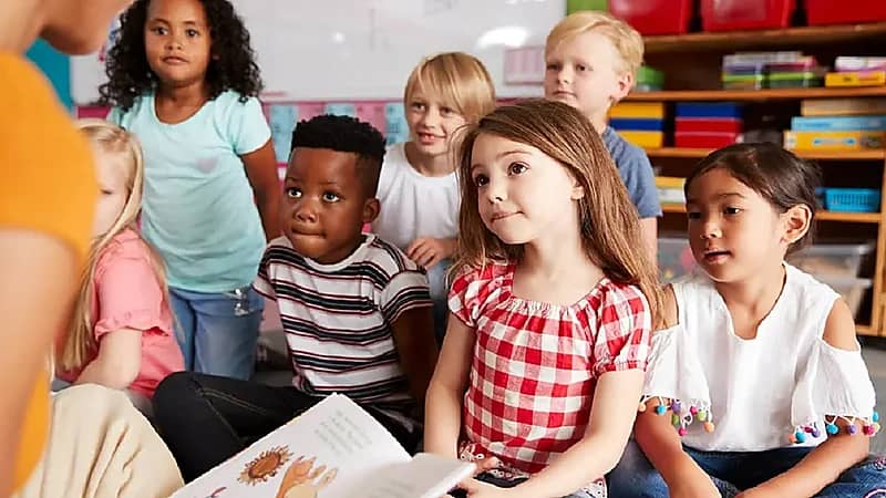 أفضل طريقة للتربية الجنسية للطفل من أجل حمايته .. فيديو