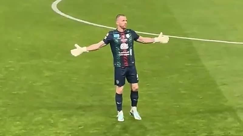 غضب حارس الاتفاق من رابطة النصر .. فيديو