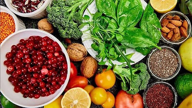 أطعمة يجب التخلي عنها للإقلاع عن التدخين