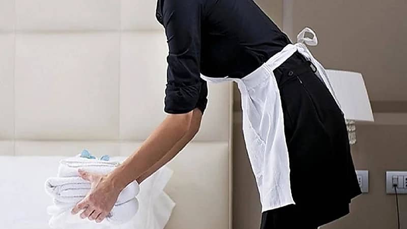 زوجة تطلب قصيدة خاصة لإقناع زوجها بجلب عاملة منزلية في رمضان.. فيديو