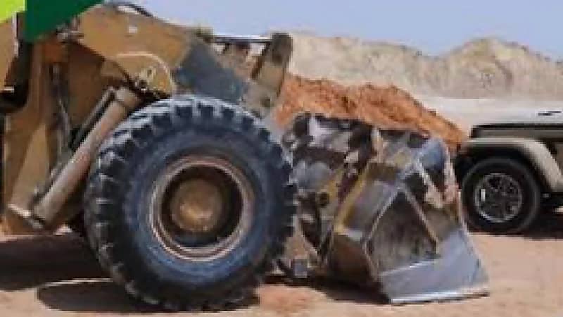 ضبط 3 مخالفين لنظام البيئة لاستغلالهم الرواسب دون ترخيص بتبوك