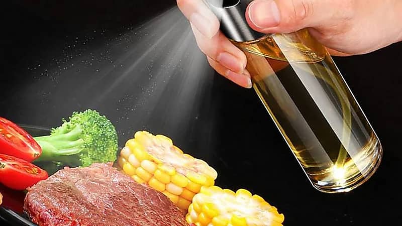 أخصائي يحذر من استخدام بخاخات الزيت مع القلاية الهوائية