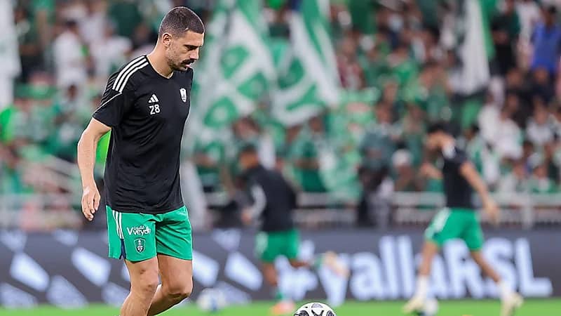 مدافع الأهلي : جودة دوري روشن سترتفع .. فيديو