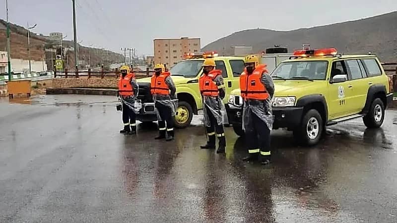 الدفاع المدني يحذر من عبور الأودية عند جريانها