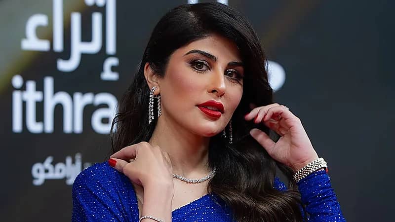 بإطلالة ساحرة .. زارا البلوشي تتألق في مهرجان الأفلام السعودية .. صور