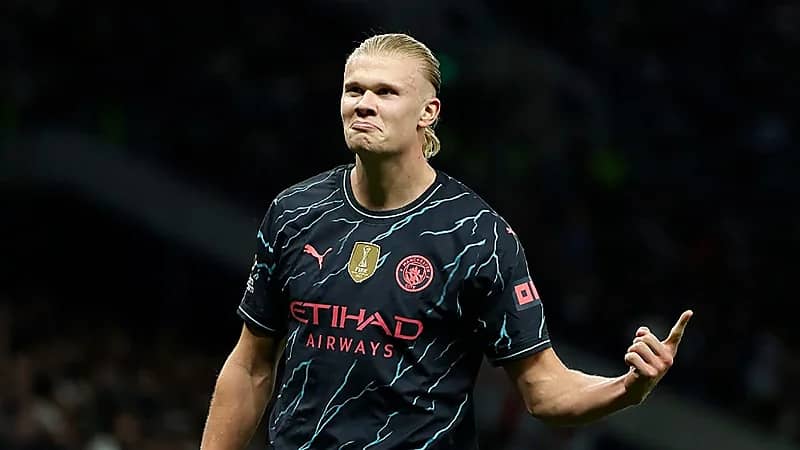 السيتي يتصدر الدوري بعد الفوز على توتنهام