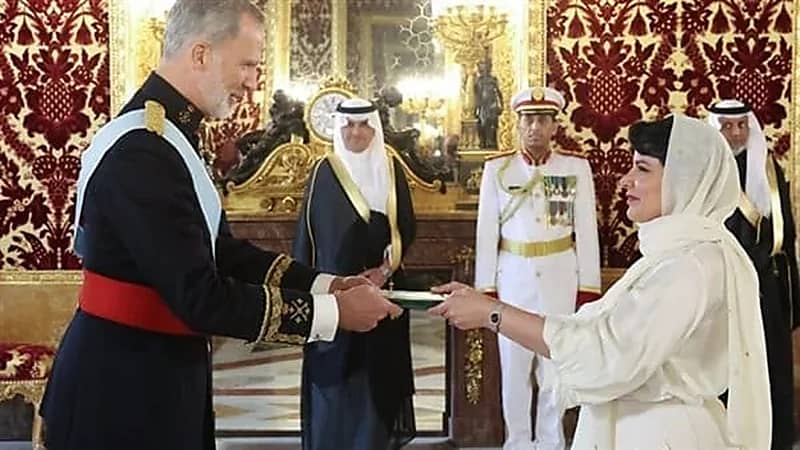 الأميرة هيفاء بنت عبد العزيز تقدم أوراق اعتمادها كسفيرة للمملكة لملك إسبانيا .. فيديو