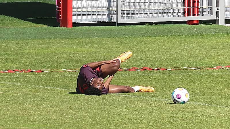 كومان نجم بايرن ميونخ يتعرض لإصابة قوية ..صور