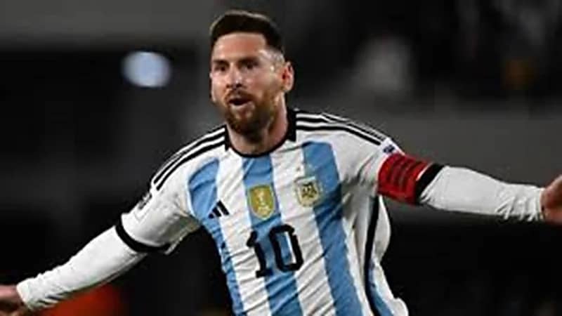 ميسي يعود للتدريبات بعد تعافيه من الإصابة