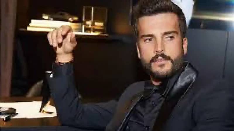 مهند الحميدي : لا تنظفوا شعركم بالشامبو اغسلوه بالبيض بس .. فيديو