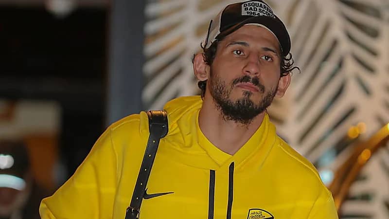 نيوم يقترب من التوقيع مع مدافع الاتحاد