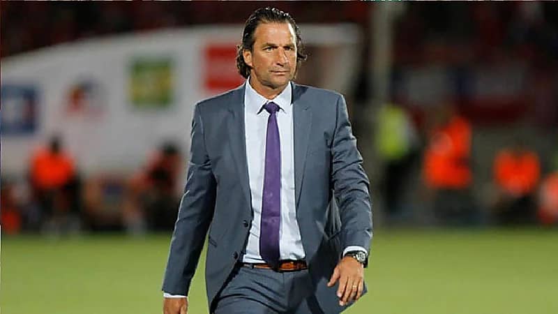 الاتحاد الكويتي لكرة القدم يتعاقد مع مدرب الأخضر السابق