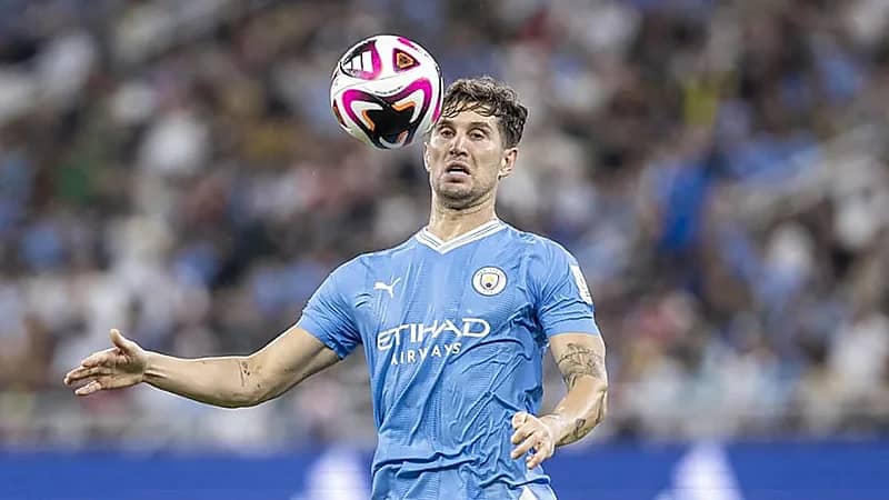 مانشستر سيتي يطلب مبلغ ضخم للتخلي عن مدافعه للاتحاد