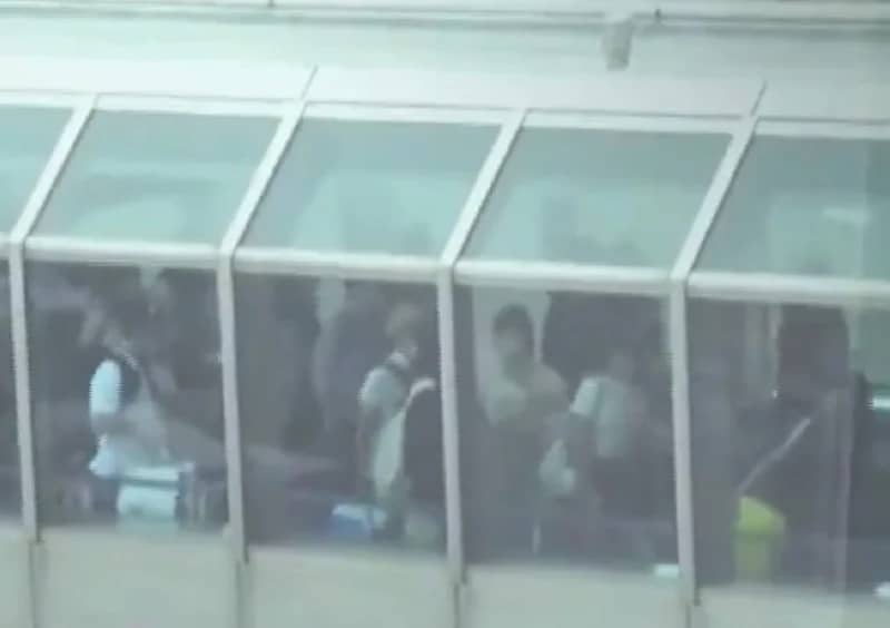  "مقص ضائع" يوقف رحلات أكثر مطارات اليابان ازدحاما ..فيديو