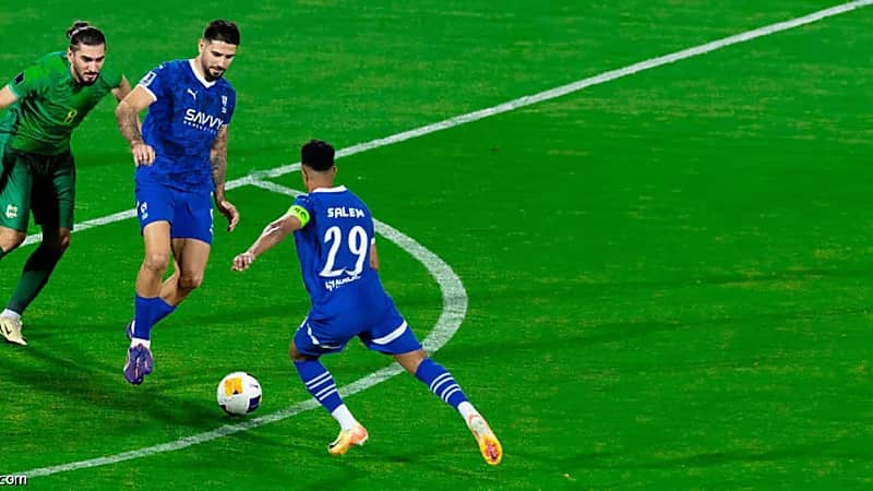 5 أهداف تفصل سالم الدوسري عن مناصفة الشمراني في رقمه القياسي