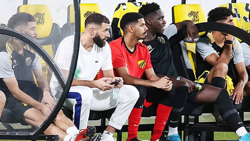 بنزيما على مقاعد البدلاء في مواجهة الاتحاد وجدة