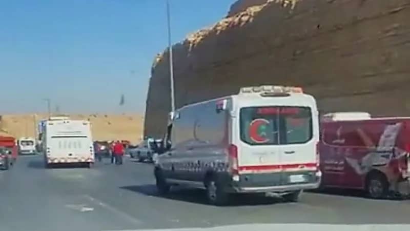 حادث مروع على طريق جدة يتسبب في ازدحام مروري.. فيديو