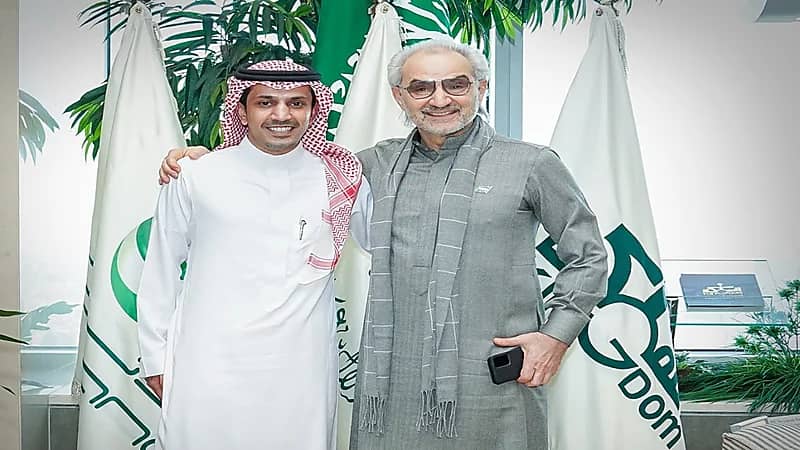 عبدالعزيز الزلال يشيد بدعم الأمير الوليد بن طلال للهلال ويصفه بأنه "نعمة".. فيديو