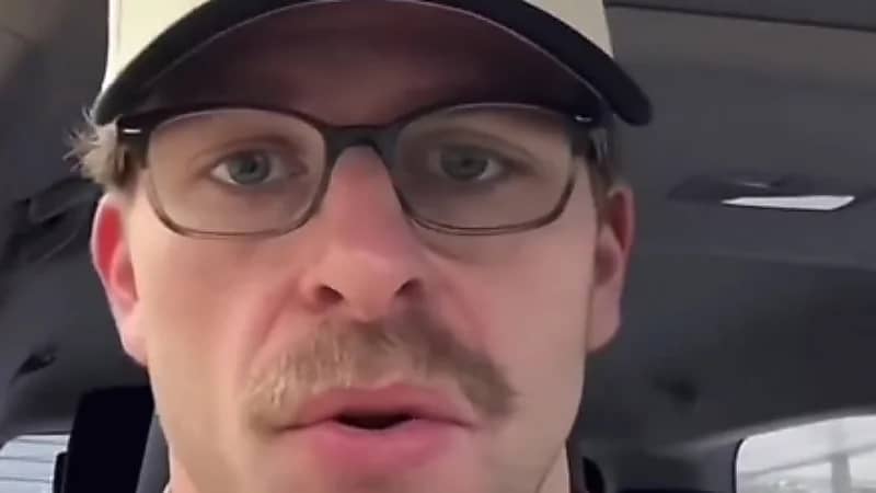 مؤثر أمريكي: إذا كنت تأكل بعشوائية فسوف تُدمر جسدك لاحقا .. فيديو