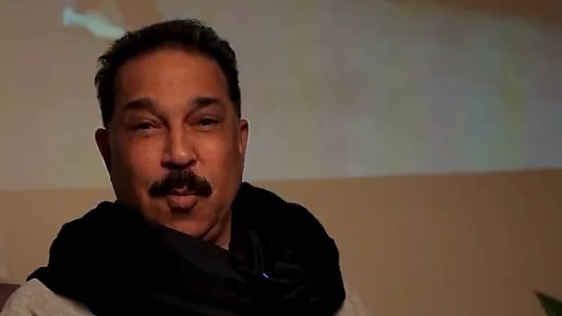 الفنان عبدالله الرويشد يوجه رسالة للاعبي المنتخب الكويتي .. فيديو