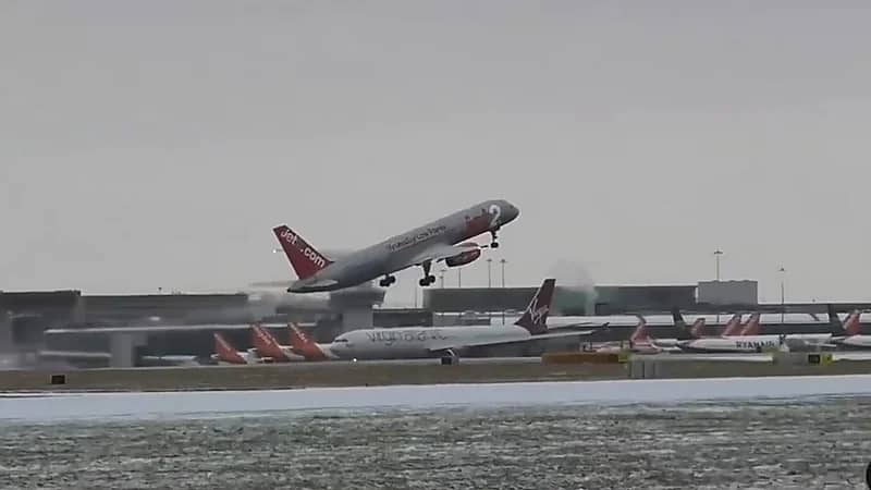 إحالة طائرة "B757" للتقاعد بعد 37 عامًا من الخدمة في السماء .. فيديو