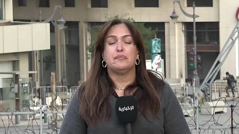 مراسلة تبكي فرحا بعد انتخاب جوزيف عون رئيسا للبنان.. فيديو