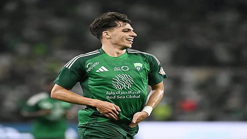 سيلتا فيجو يقدم عرضًا مغريًا لضم محترف الأهلي