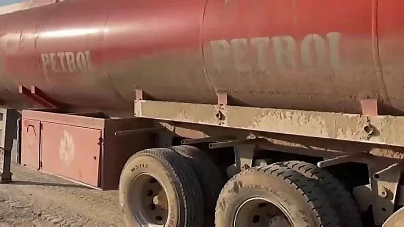 مصرع عائلة عراقية اصطدمت سيارتها بصهريج نفط ..فيديو