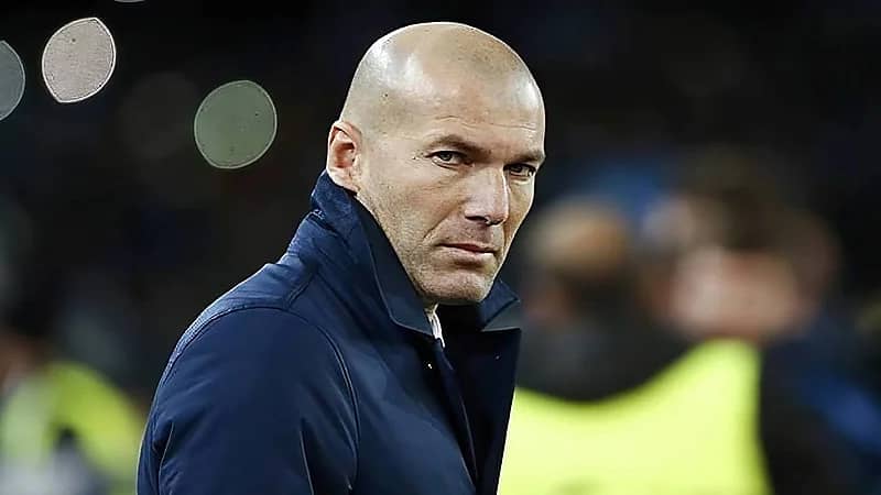 زيدان يستعد لتولي تدريب منتخب فرنسا